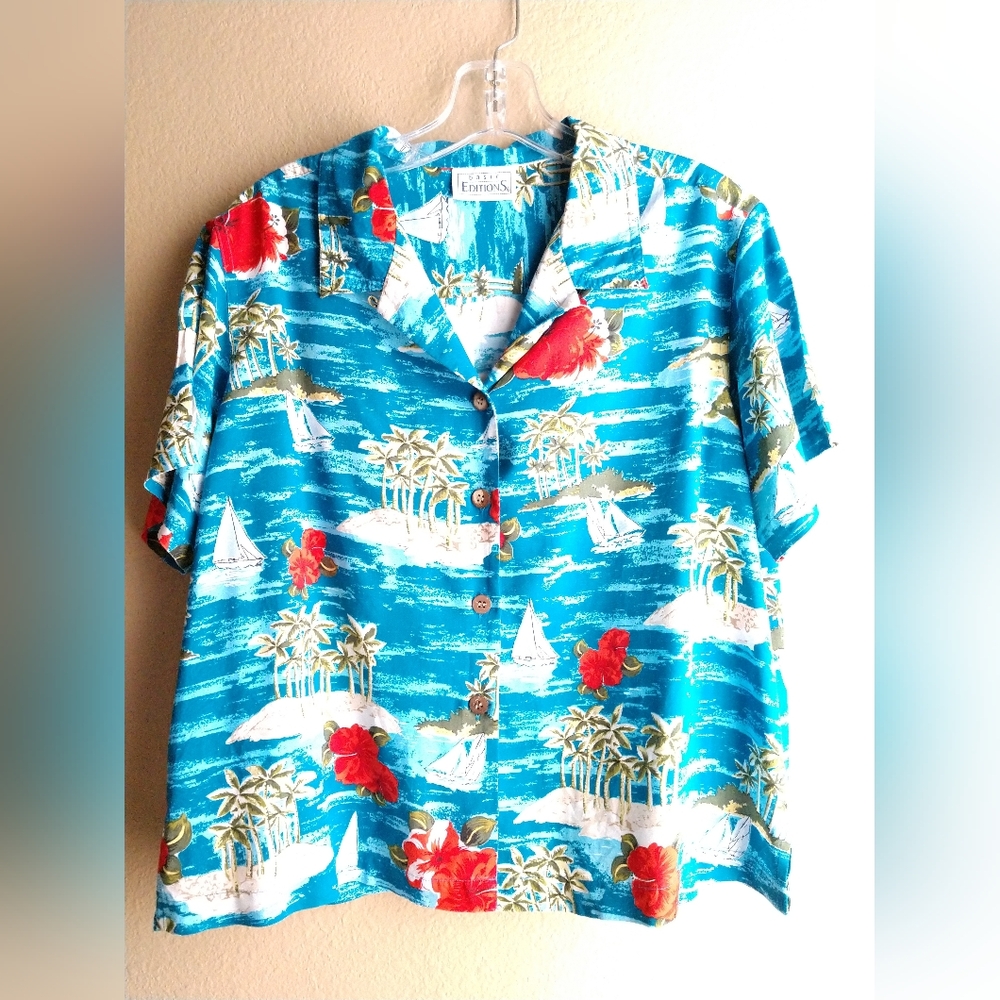 Fun Colorful Women's Hawaiian Shirt Blue Green Floral Islands Large Chest 40"